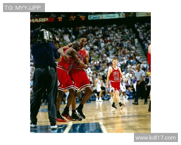 2003年NBA揭幕战湖人对决小牛精彩回顾与赛季展望